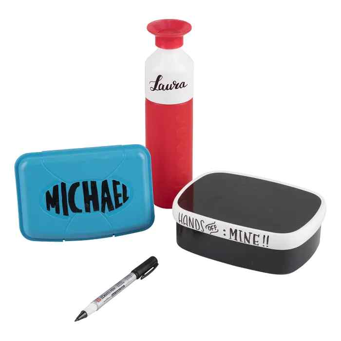 Black writing samples made with the Sakura Identi Pen permanent marker